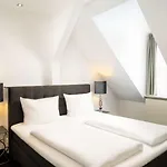 Отель Elaya City, Trademark By Wyndham 3*