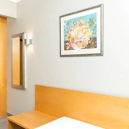 Elaya Hotel 3*