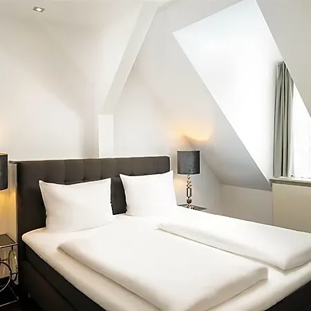 Elaya City, Trademark By Wyndham 3*