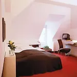 Elaya City, Trademark By Wyndham Hotel 3*