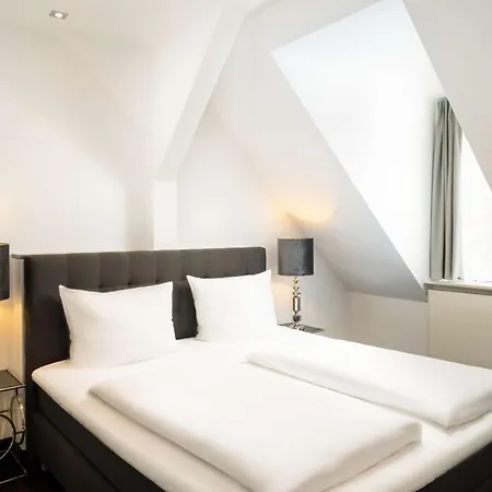 Otel Elaya