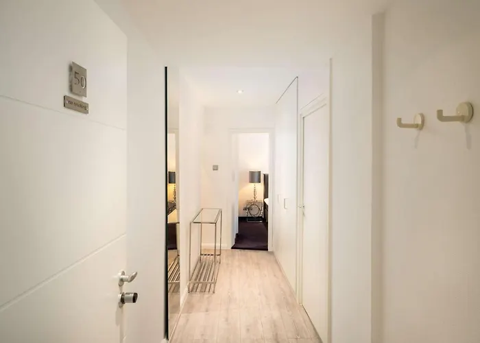 Elaya City, Trademark By Wyndham